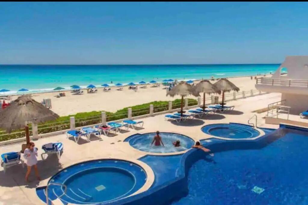 Amazing Beachfront Apartment Cancún Exteriér fotografie